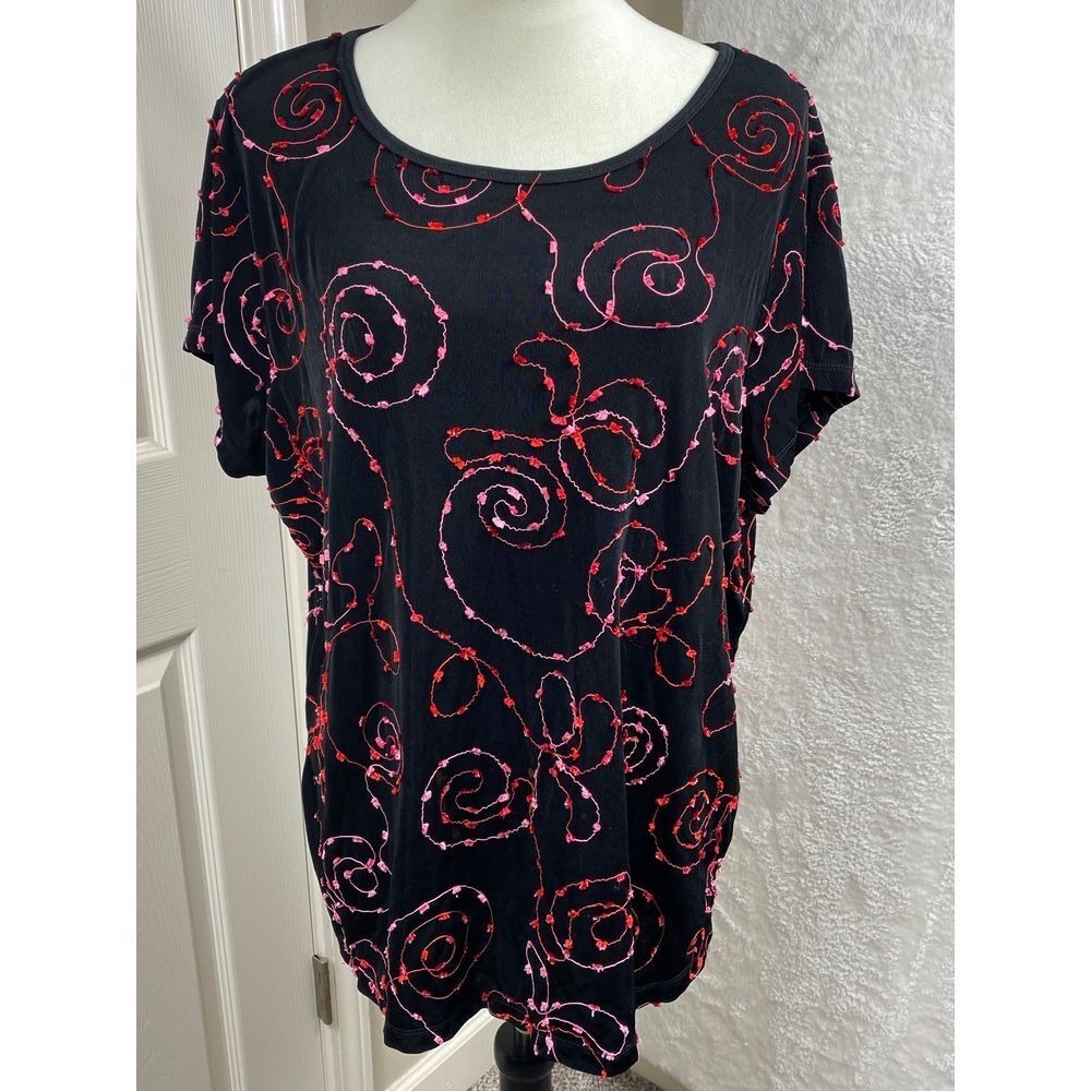 Choices Woman Embellished Blouse Black Pink Red Swirls Abstract Artsy 
1X *READ*